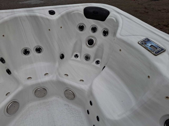 Balboa 5 persoons jacuzzi en buitenspa - afbeelding 3 van  25