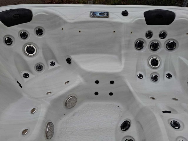 Balboa 5 persoons jacuzzi en buitenspa - afbeelding 4 van  25