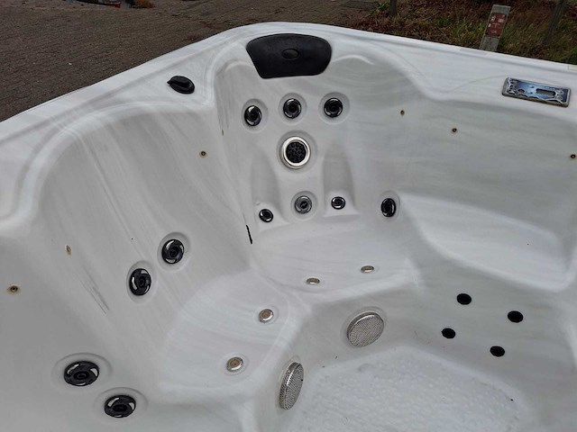 Balboa 5 persoons jacuzzi en buitenspa - afbeelding 6 van  25