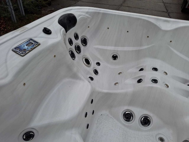 Balboa 5 persoons jacuzzi en buitenspa - afbeelding 7 van  25