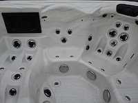 Balboa 5 persoons jacuzzi en buitenspa - afbeelding 13 van  25