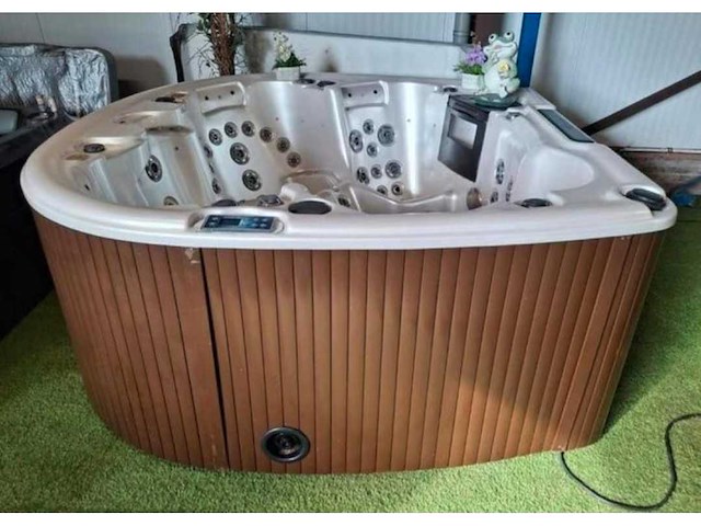 Balboa 5 persoons jacuzzi en buitenspa - afbeelding 4 van  9