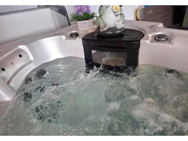 Balboa 5 persoons jacuzzi en buitenspa - afbeelding 9 van  9