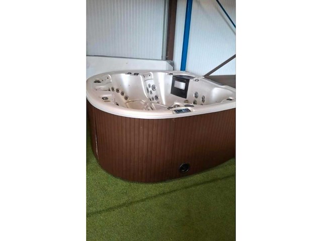 Balboa 5 persoons jacuzzi en buitenspa - afbeelding 3 van  7