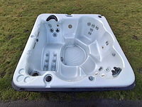Balboa 5 persoons jacuzzi en buitenspa - afbeelding 1 van  16