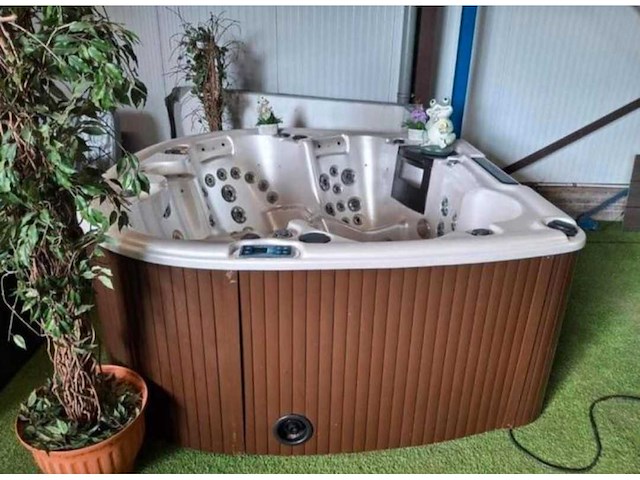 Balboa 5 persoons jacuzzi en buitenspa - afbeelding 14 van  23