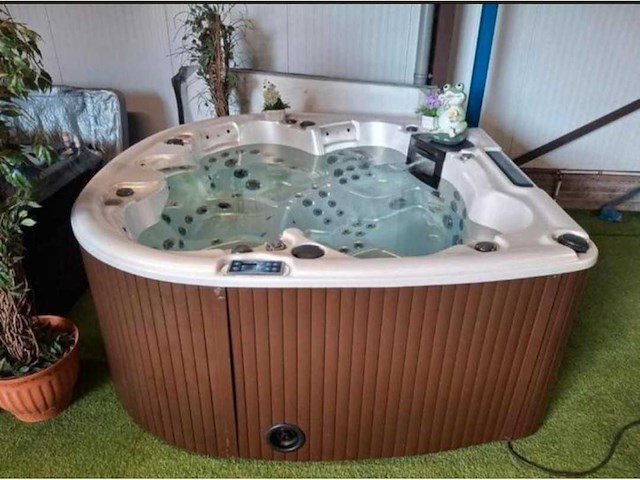 Balboa 5 persoons jacuzzi en buitenspa - afbeelding 12 van  23