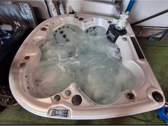 Balboa 5 persoons jacuzzi en buitenspa - afbeelding 14 van  20