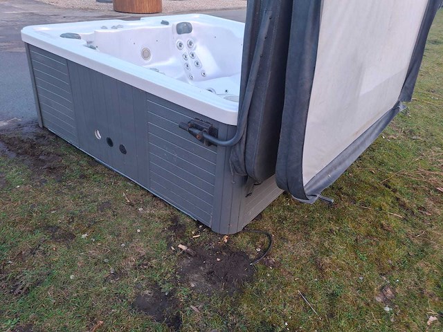 Balboa 5 persoons jacuzzi en buitenspa - afbeelding 11 van  20