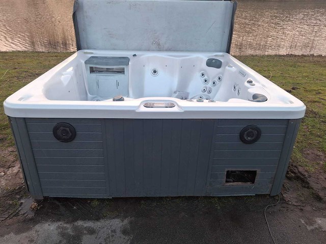 Balboa 5 persoons jacuzzi en buitenspa - afbeelding 16 van  20