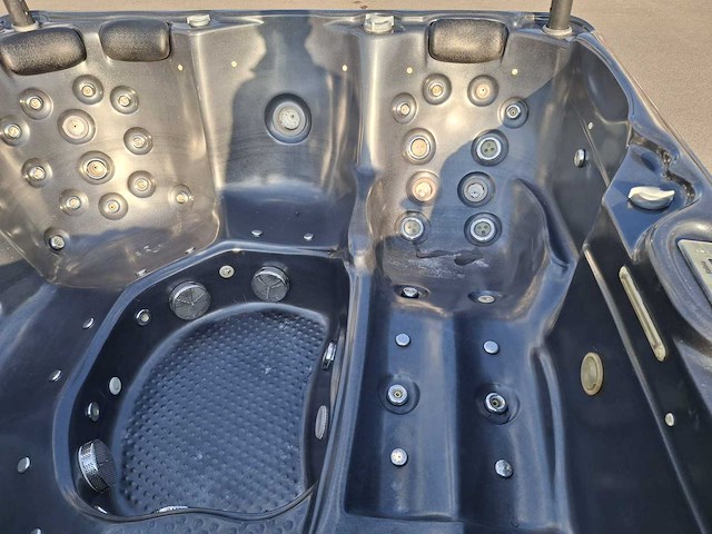 Balboa 5 persoons jacuzzi en buitenspa - afbeelding 7 van  15