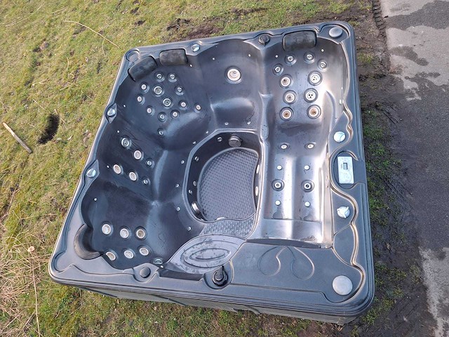 Balboa 5 persoons jacuzzi en buitenspa - afbeelding 8 van  8
