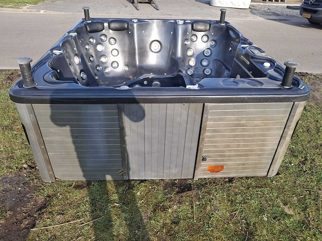 Balboa 5 persoons jacuzzi en buitenspa - afbeelding 3 van  5