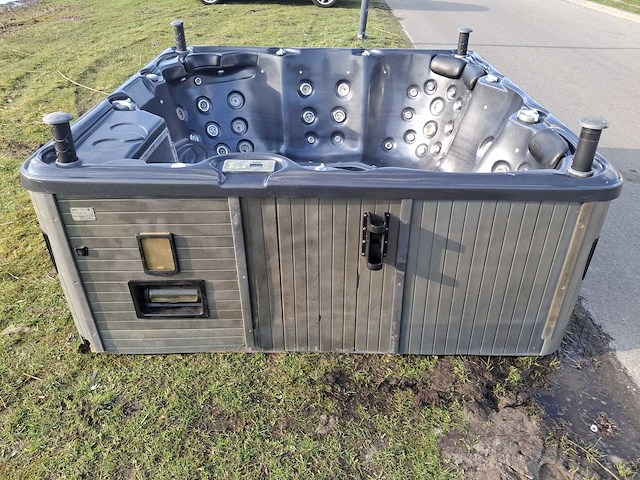 Balboa 5 persoons jacuzzi en buitenspa - afbeelding 4 van  5