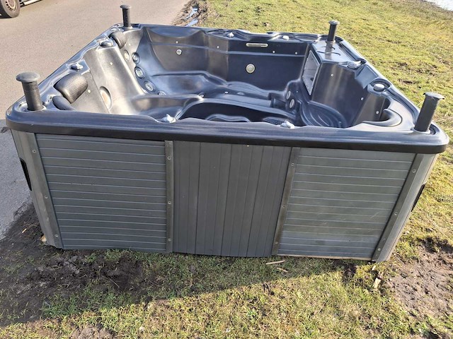 Balboa 5 persoons jacuzzi en buitenspa - afbeelding 5 van  5