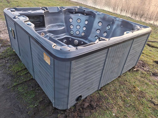 Balboa 5 persoons jacuzzi en buitenspa - afbeelding 3 van  5