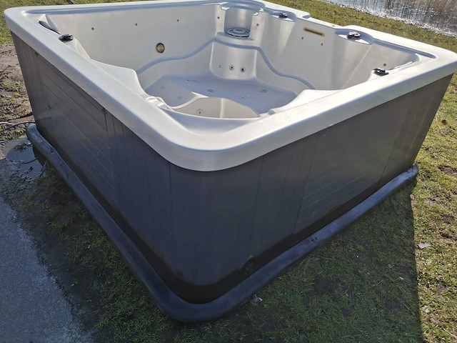 Balboa 5 persoons jacuzzi en buitenspa - afbeelding 7 van  13