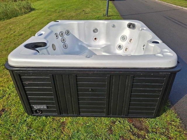 Balboa 5 persoons jacuzzi en buitenspa - afbeelding 25 van  30