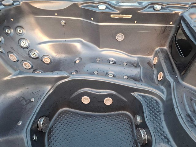 Balboa 5 persoons jacuzzi en buitenspa - afbeelding 6 van  6