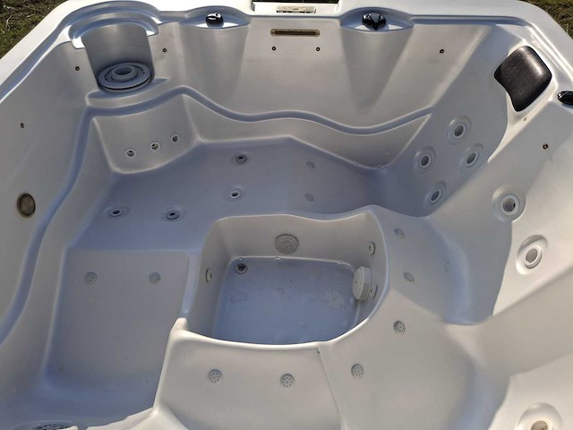 Balboa 5 persoons jacuzzi en buitenspa - afbeelding 3 van  32