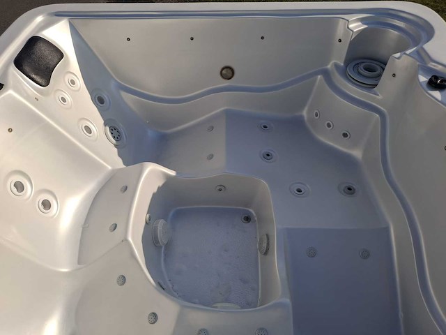 Balboa 5 persoons jacuzzi en buitenspa - afbeelding 7 van  32