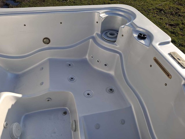 Balboa 5 persoons jacuzzi en buitenspa - afbeelding 8 van  32