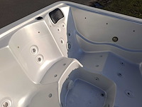 Balboa 5 persoons jacuzzi en buitenspa - afbeelding 10 van  32