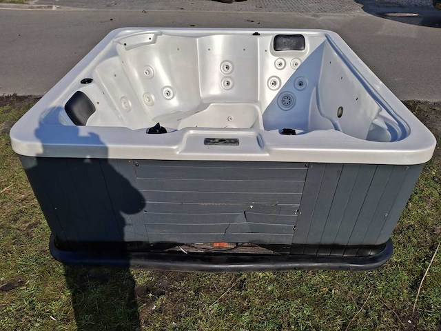 Balboa 5 persoons jacuzzi en buitenspa - afbeelding 24 van  32