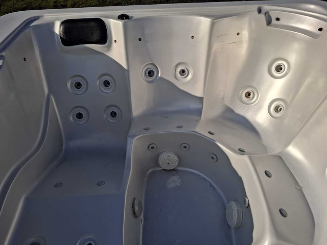 Balboa 5 persoons jacuzzi en buitenspa - afbeelding 32 van  32