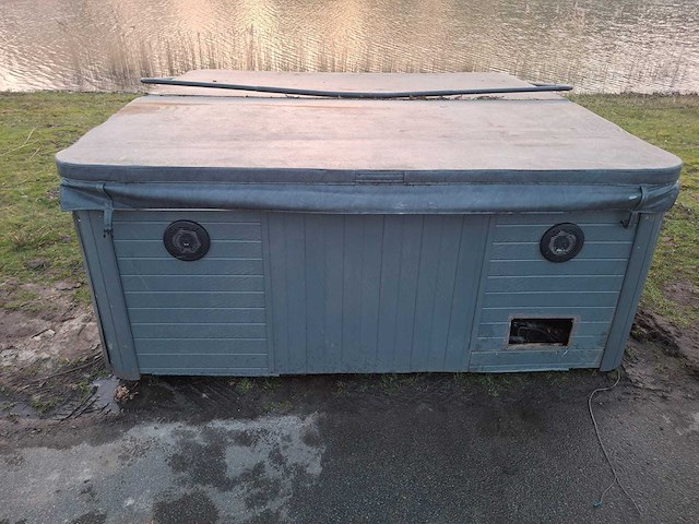 Balboa 5 persoons jacuzzi en buitenspa - afbeelding 5 van  27