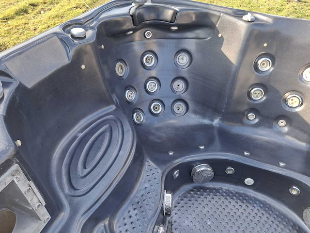 Balboa 5 persoons jacuzzi en buitenspa - afbeelding 13 van  29