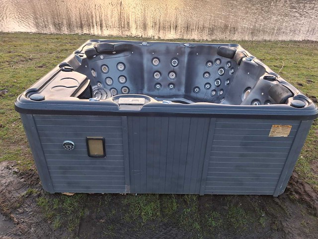 Balboa 5 persoons jacuzzi en buitenspa - afbeelding 23 van  29