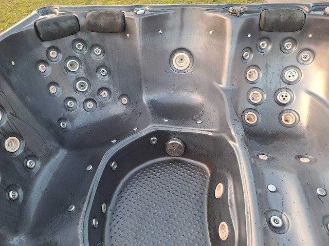 Balboa 5 persoons jacuzzi en buitenspa - afbeelding 29 van  29