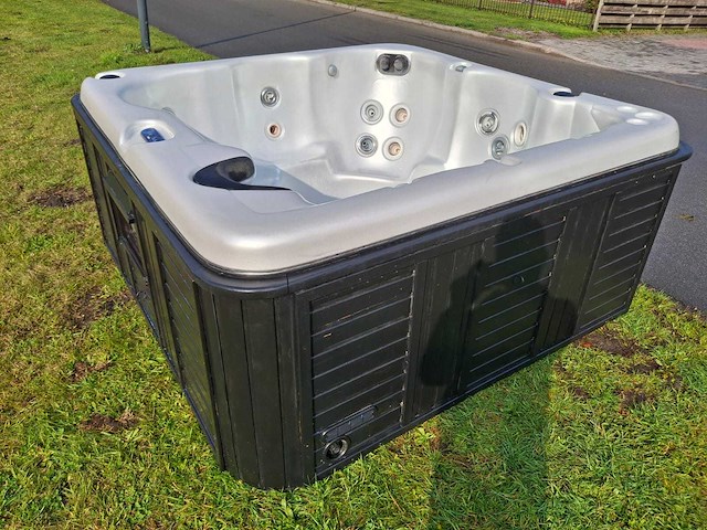 Balboa 5 persoons jacuzzi en buitenspa - afbeelding 22 van  26