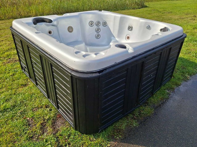 Balboa 5 persoons jacuzzi en buitenspa - afbeelding 23 van  26