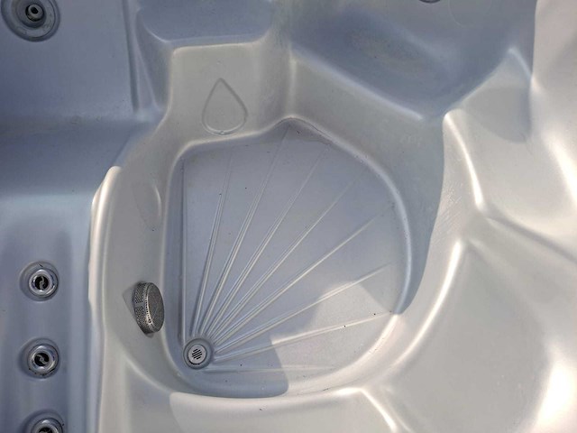 Balboa 5 persoons jacuzzi en buitenspa - afbeelding 2 van  26