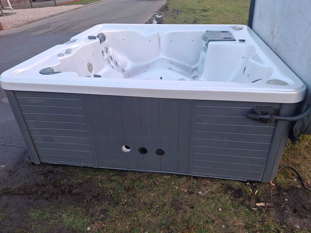 Balboa 5 persoons jacuzzi en buitenspa - afbeelding 11 van  27