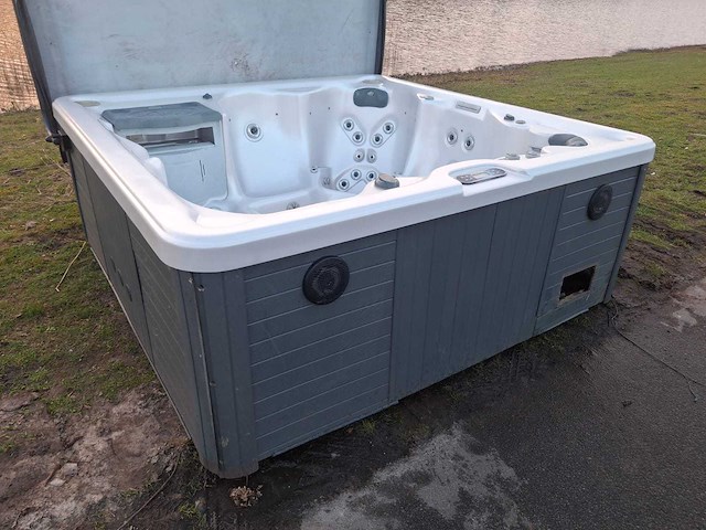 Balboa 5 persoons jacuzzi en buitenspa - afbeelding 17 van  27