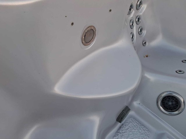 Balboa 5 persoons jacuzzi en buitenspa - afbeelding 25 van  27