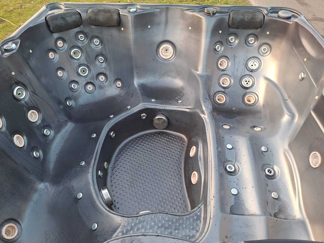 Balboa 5 persoons jacuzzi en buitenspa - afbeelding 27 van  30