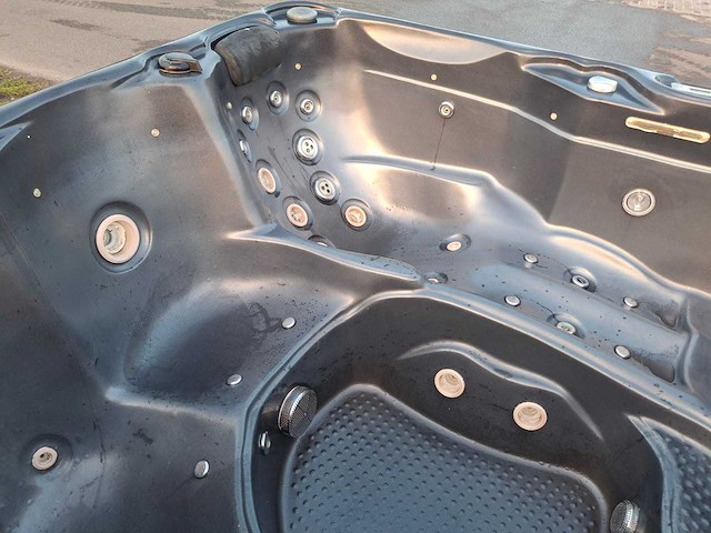 Balboa 5 persoons jacuzzi en buitenspa - afbeelding 28 van  30