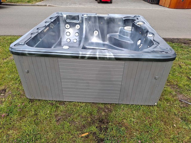 Balboa 5 persoons jacuzzi en buitenspa - afbeelding 24 van  31