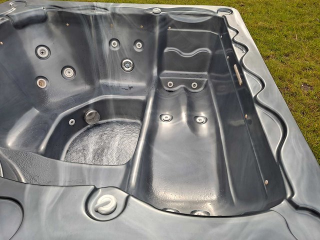 Balboa 5 persoons jacuzzi en buitenspa - afbeelding 18 van  31