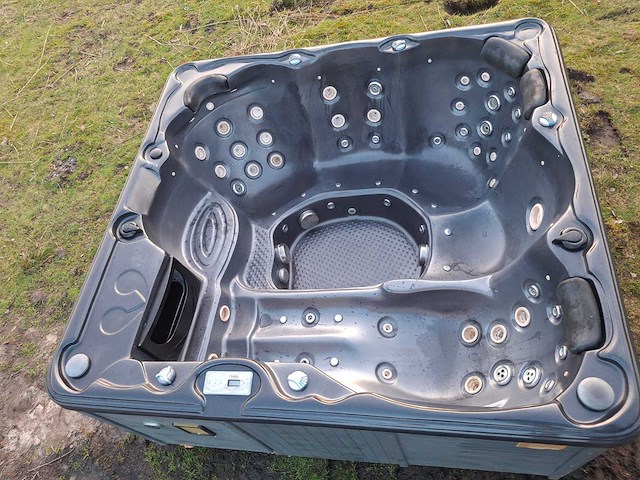 Balboa 5 persoons jacuzzi en buitenspa - afbeelding 12 van  30
