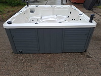 Balboa 5 persoons jacuzzi en buitenspa - afbeelding 2 van  34