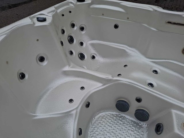 Balboa 5 persoons jacuzzi en buitenspa - afbeelding 11 van  34