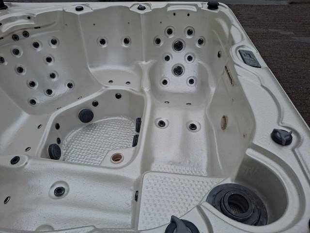 Balboa 5 persoons jacuzzi en buitenspa - afbeelding 14 van  34