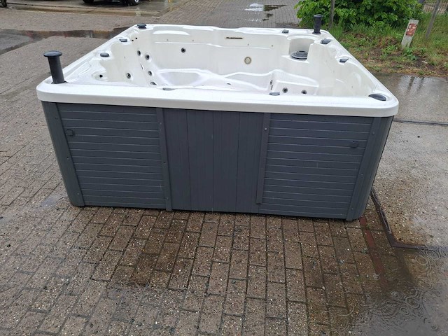 Balboa 5 persoons jacuzzi en buitenspa - afbeelding 32 van  34