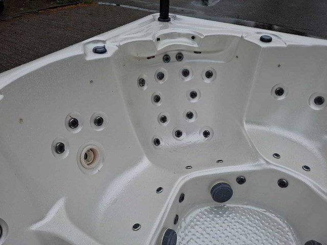 Balboa 5 persoons jacuzzi en buitenspa - afbeelding 10 van  23