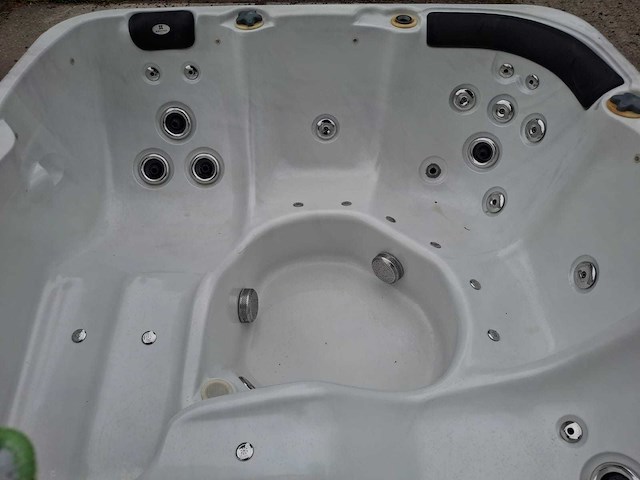 Balboa 5 persoons jacuzzi en buitenspa - afbeelding 3 van  12